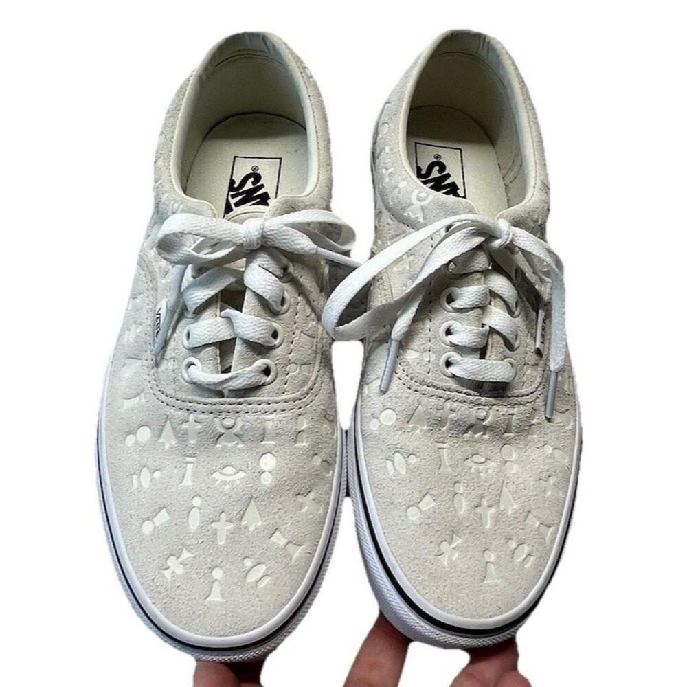Vans Sneakers Womens 8.5 White Suede Era Area 66 Alien Embossed Geometric Skater